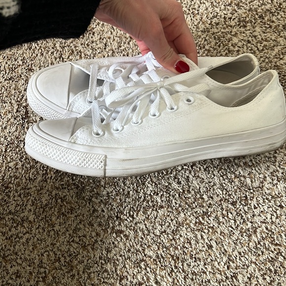 Converse - Picture 2 of 3